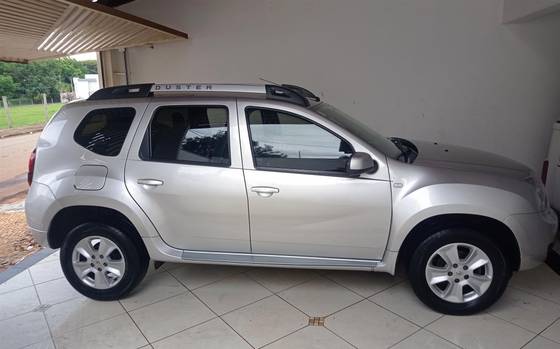 RENAULT DUSTER 2.0 DYNAMIQUE 4X2 16V FLEX 4P AUTOMÁTICO RENAULT DUSTER 2.0 DYNAMIQUE 4X2 16V FLEX 4P AUTOMÁTICO
